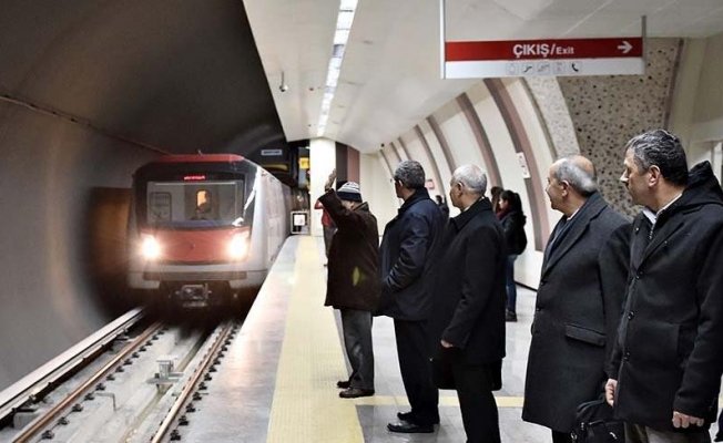 Ankara metrosunda sabah çile ile başladı