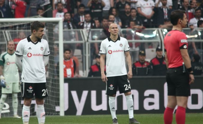 Beşiktaş - Ankaragücü maçında çocuk istismarına tepki