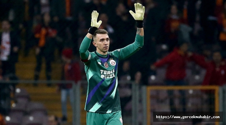 Muslera, Galatasaray'ı sırtlıyor