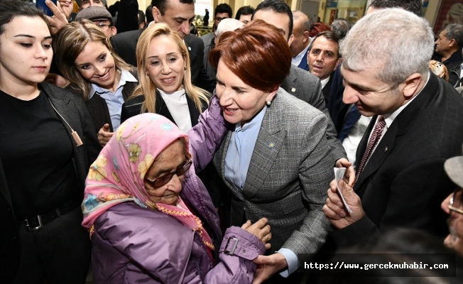 Meral Akşener Antalya'da esnafla buluştu