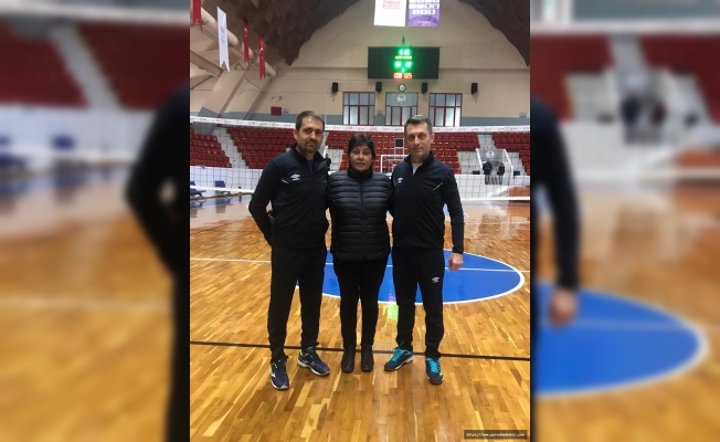 Seyhan Belediyespor Voleybol’da ışık saçtı