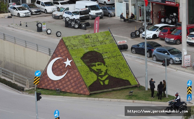 Adana'da, Atatürk Çalışması Büyük Beğeni Topladı