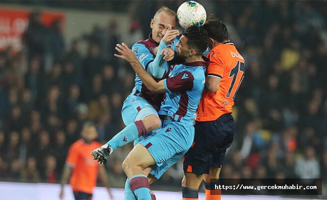 Zirvede Kritik Maç: Trabzonspor-Medipol Başakşehir