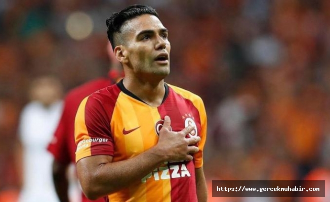 Falcao'dan devlet hastanesine maske yardımı