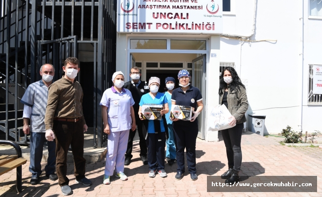 Konyaaltı Belediyesi’nden maske ve koruyucu gözlük