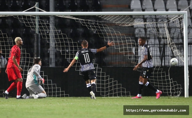 Beşiktaş'tan Erken Veda!