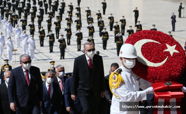 Devletin Zirvesi Anıtkabir'de