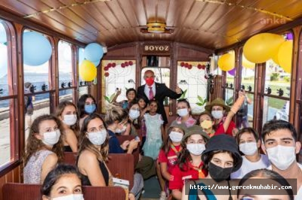 İzmir'de "Nostaljik Tramvay", Kurtuluş Gününde Seferlerine Başladı