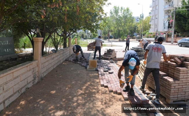 Konyaaltı’nda asfalt, kaldırım ve otopark çalışmaları