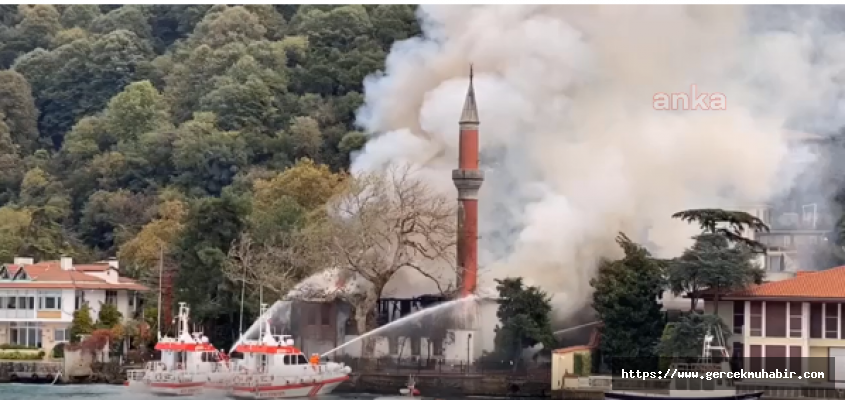 Tarihi Vaniköy Camisi'nde yangın