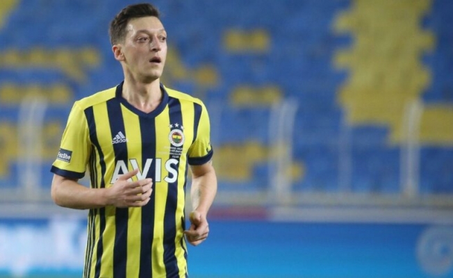 Fenerbahçe'de yeni kaptan Mesut Özil