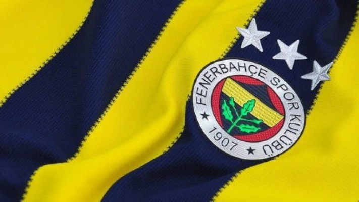 Eski Fenerbahçeli futbolcu trafik kazası geçirdi