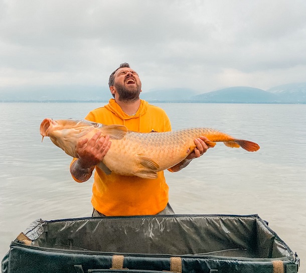 Sapanca Gölü'nde 23 Kiloluk Sazan Yakalandı