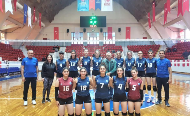 Seyhan’ın kadın voleybolcuları engel tanımıyor