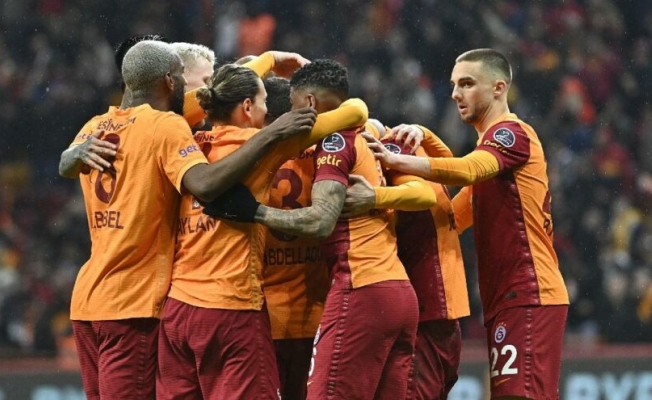 Galatasaray deplasmanda güldü