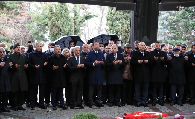 Turgut Özal mezarı başında anıldı