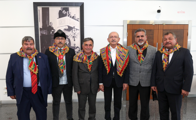 CHP lideri Kemal Kılıçdaroğlu, Yörük Türkmen temsilcileri ile bir araya geldi