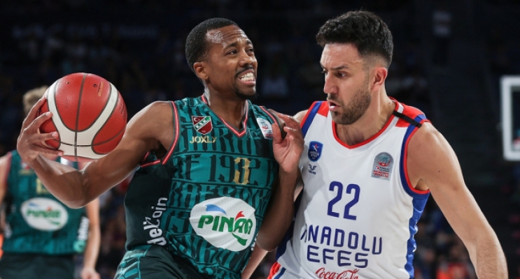 Anadolu Efes seriye galibiyetle başladı