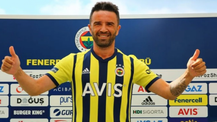 Gökhan Gönül futbolu bıraktı