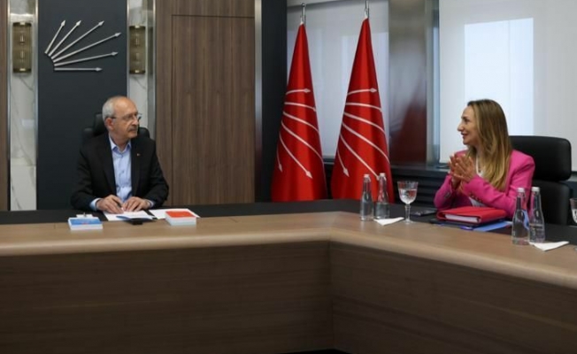 Kılıçdaroğlu'ndan Nazlıaka'ya: "Yerel seçimlerde CHP’li belediye sayısını arttıracağız. Yerel yönetimler için güçlü kadın adaylar çıkarın"