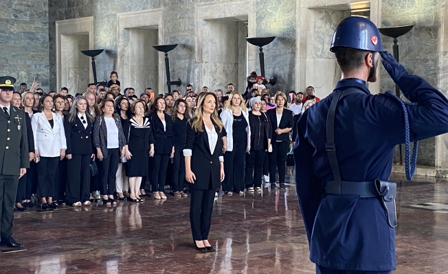 CHP Kadın Kolları Başkanları Anıtkabir’i ziyaret etti