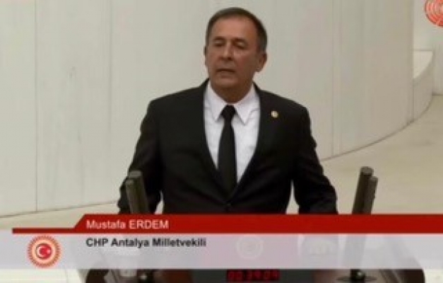 CHP’li  Erdem: "Eğitim Gericiliğe Teslim Edilmek İsteniyor"