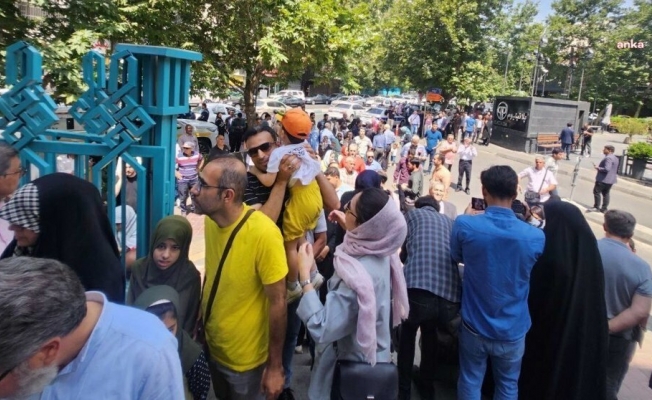 İran’da Cumhurbaşkanlığı seçimlerinin ikinci turu için oy verme  başladı