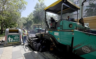 ÇANKAYA'DA ASFALT ÇALIŞMALARI HIZ KESMİYOR