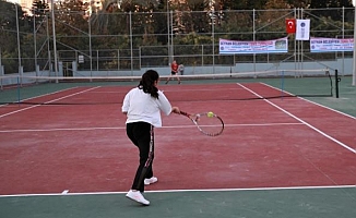 Seyhan Belediyesi’nden Tenis turnuvası