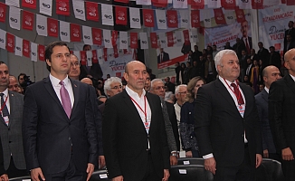 CHP İzmir Kongresi'nde il başkanlığına tek aday mevcut başkan Deniz Yücel oldu