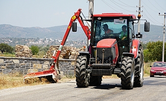 BODRUM'DA YOL KENARLARINDA TAMBURLU TEMİZLİK