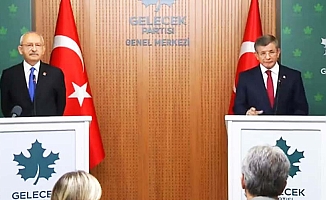 CHP Lideri Kılıçdaroğlu, Gelecek Partisi Lideri Davutoğlu'nu Ziyaret Etti