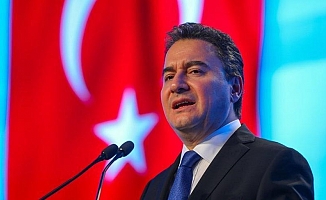 Babacan: "Bugün devleti kötülemenin günü değil"