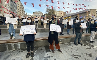 İşsiz kalan kafe bar çalışanlarından sessiz eylem