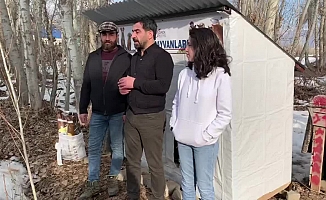 Makam aracını sattı, sokak hayvanlarına barınak yaptı