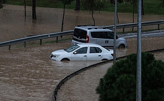 İzmir’de yaşamını yitirenlerin sayısı ikiye yükseldi