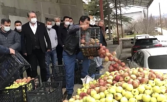 Antalya’da Üretici Elmasını ‘Çöpe' Döktü!