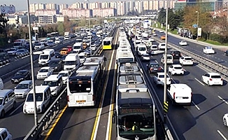 İstanbul'da toplu taşımadaki yaş sınırlaması kalktı