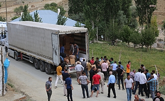 CHP'nin yardım tırı sel bölgesine ulaştı