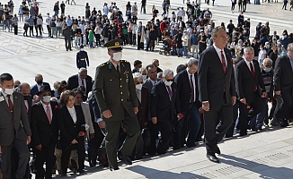 ADD, yeni yönetimiyle Anıtkabir'i ziyaret etti