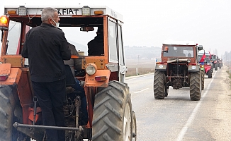 70 traktör ile eylem yapan köylüler, ÇED toplantısına engel oldu