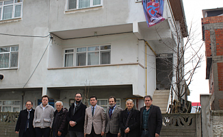 CHP'li Kaya, Sakarya’da yaşamını yitiren Trabzonspor taraftarının ailesini ziyaret etti