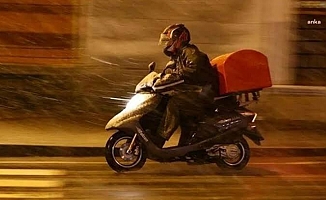 İstanbul Valisi Yerlikaya: Saat 18.00'den itibaren elektrikli scooter ve motosikletlerin trafiğe çıkışına izin verilmeyecek