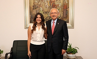 Kılıçdaroğlu: "Başarılarından dolayı ABD'nin en parlak öğrencilerinden biri olarak ödüllendirilen Lara Özkan’ın ziyaretinden dolayı mutluluk duydum